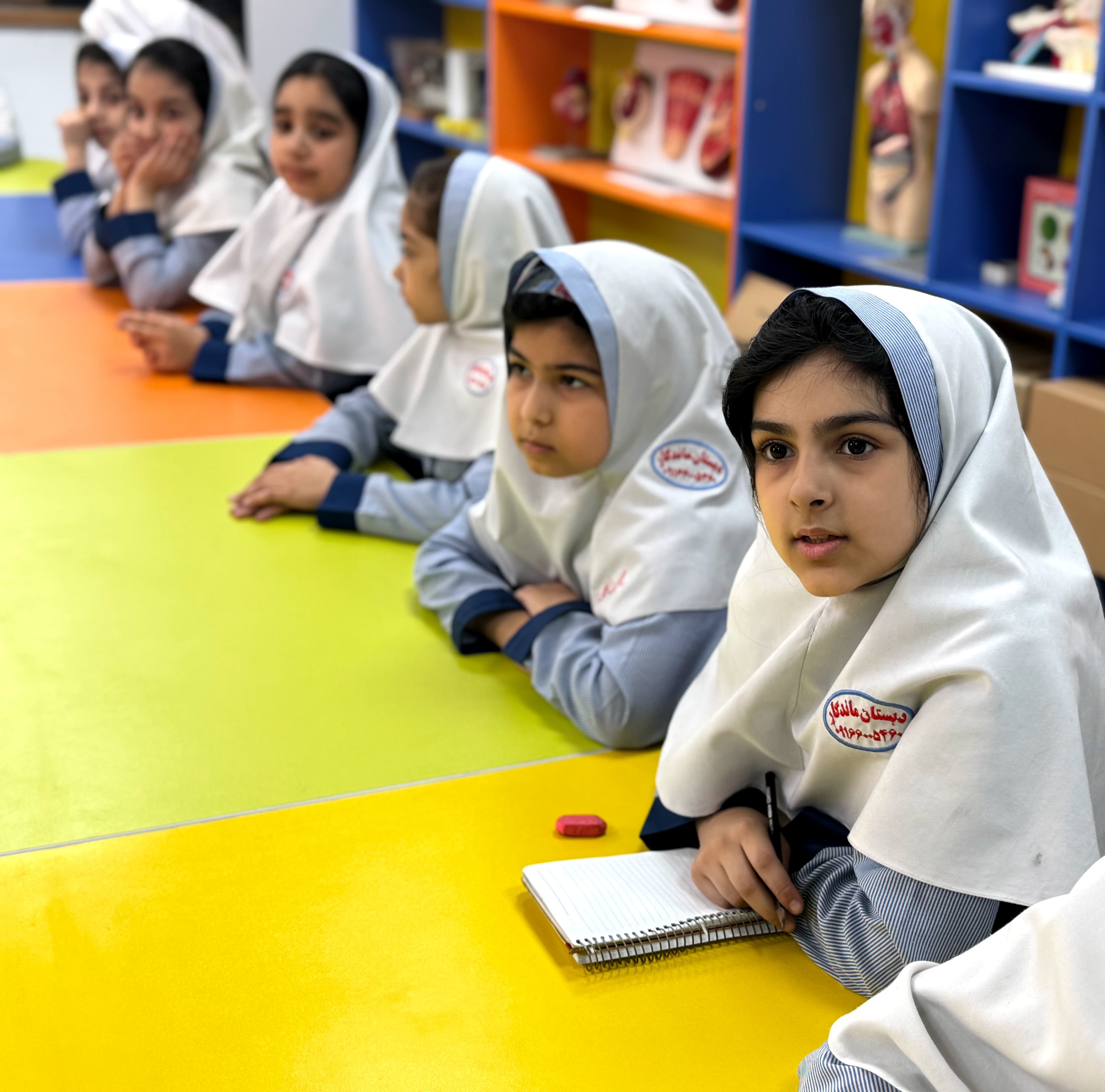 دبستان دخترانه دوره اول ماندگار 1